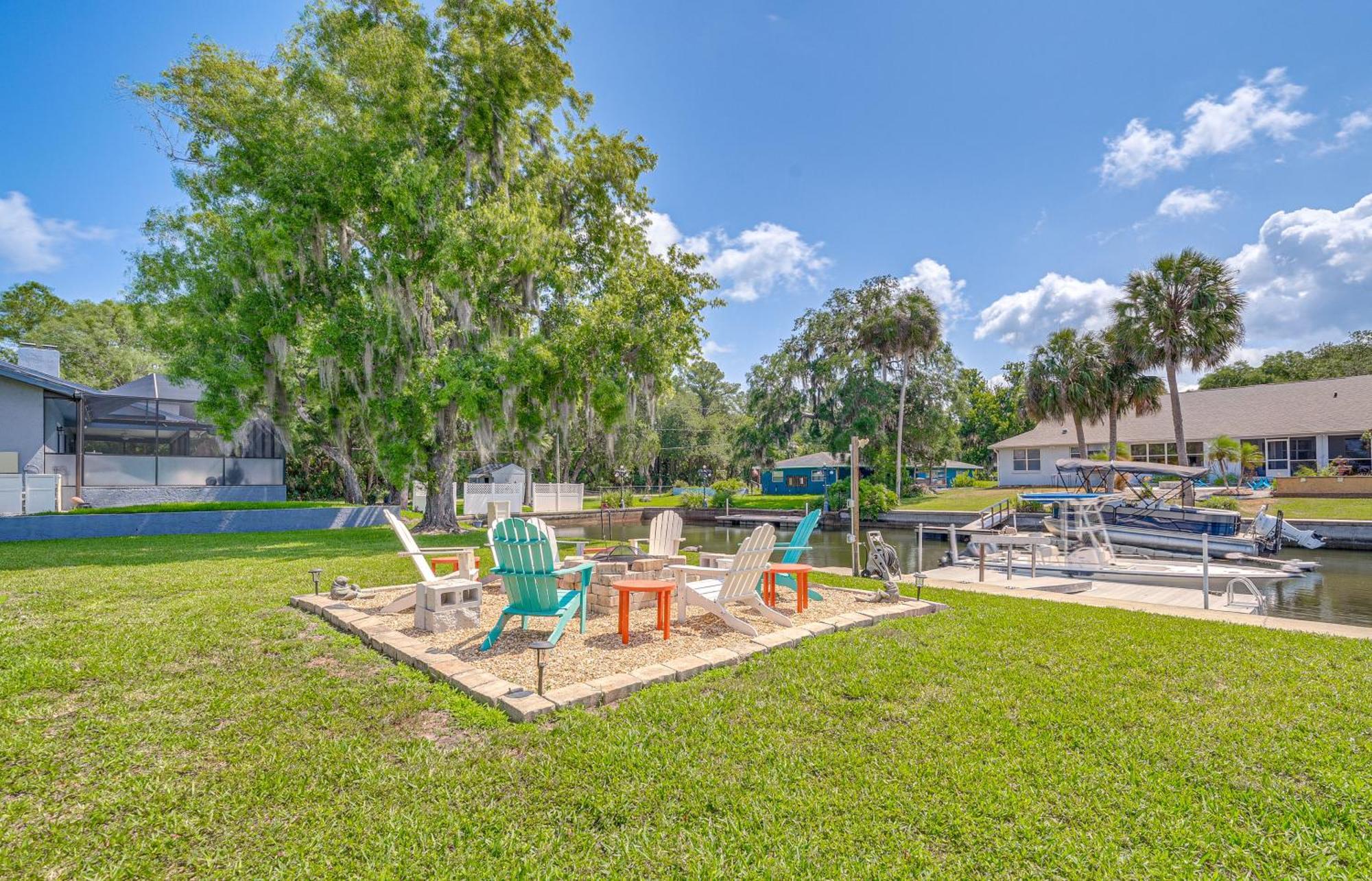 Crystal River Getaway With Dock, Kayaks And Bicycles! Eksteriør billede