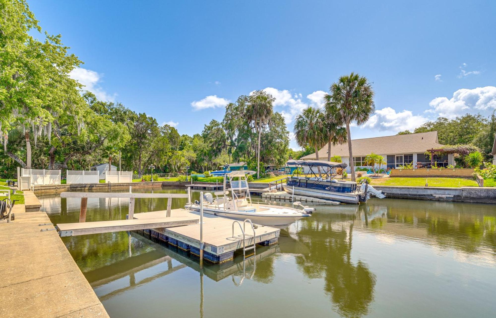 Crystal River Getaway With Dock, Kayaks And Bicycles! Eksteriør billede